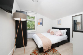 The Chic Boutique Cosy Studios - Sleeps 2, Southall